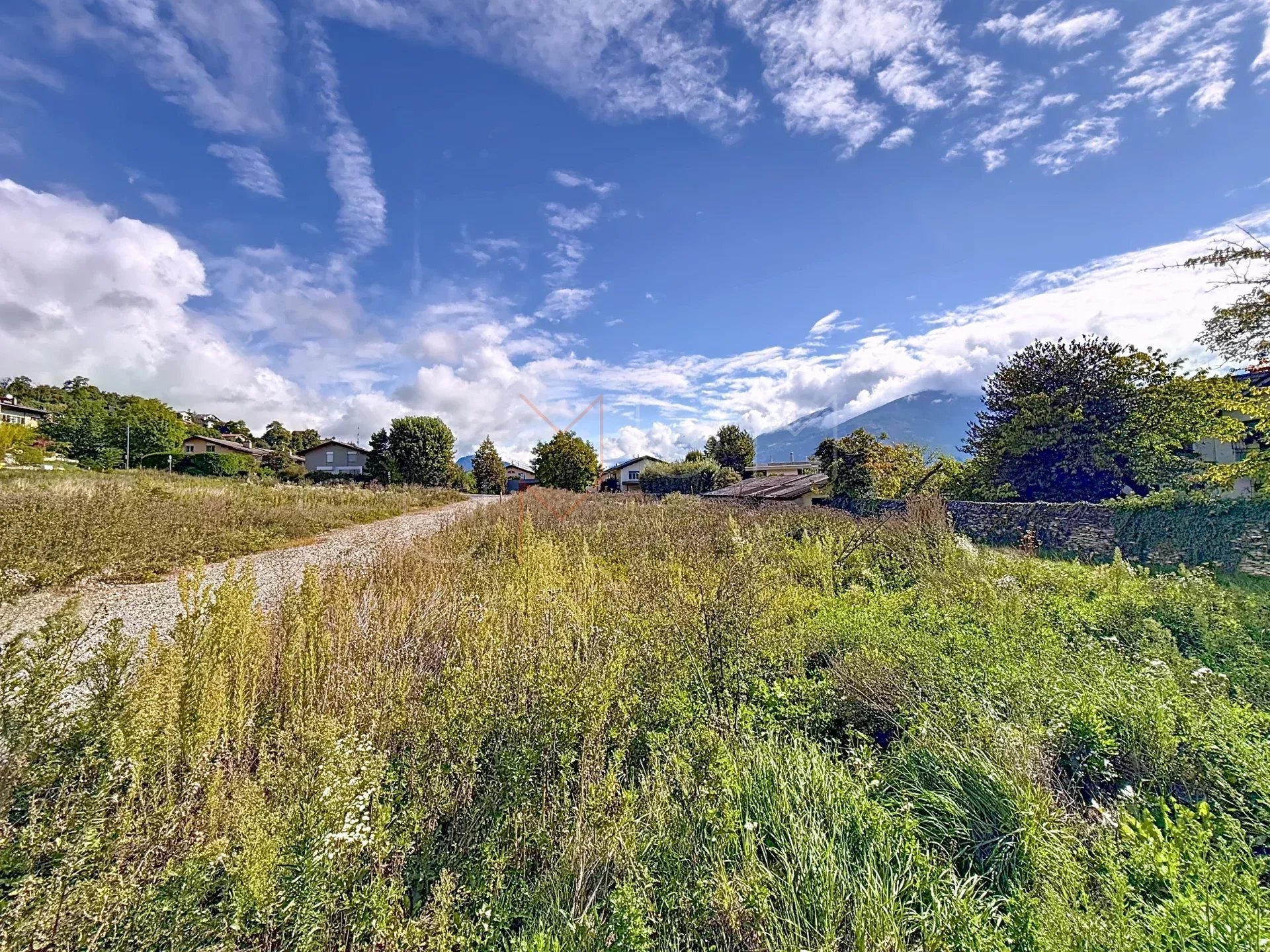 Exceptional land on the heights of Sion