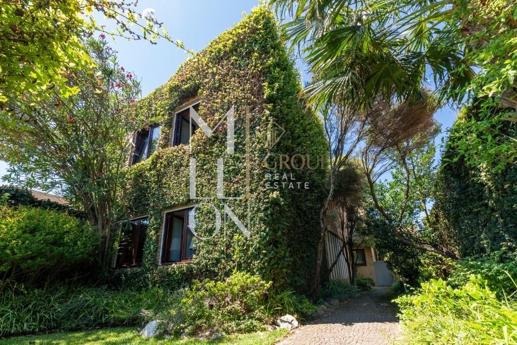 House with 4 Fronts, Garden and Garage – Near the Sea