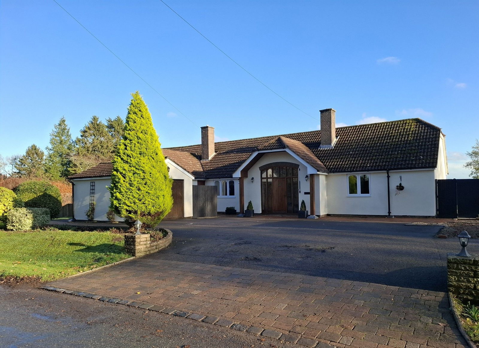 Bungalow: for sale in Albury Nr Ware