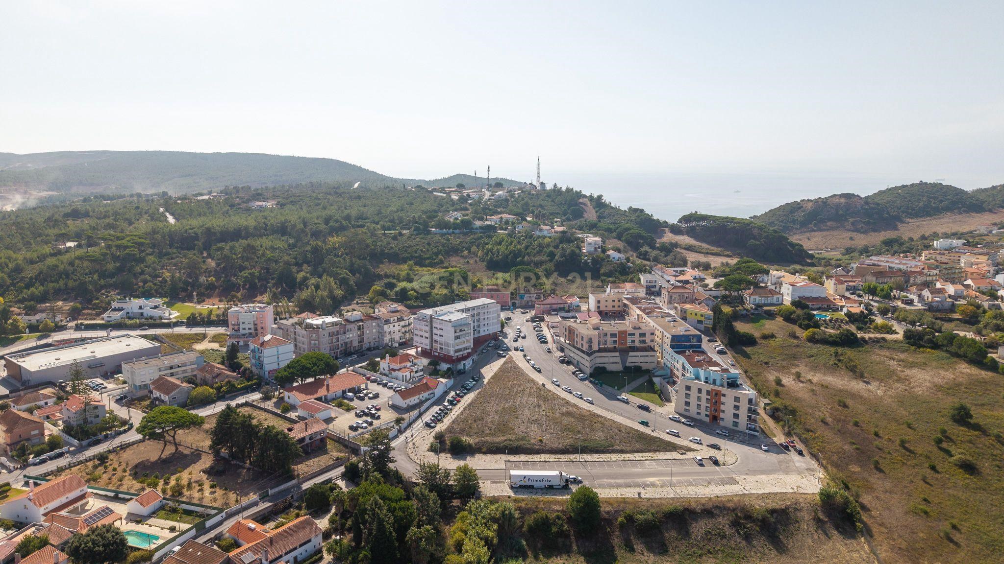 Stunning 2900m² Land in Sesimbra, Setúbal - Chain Free!