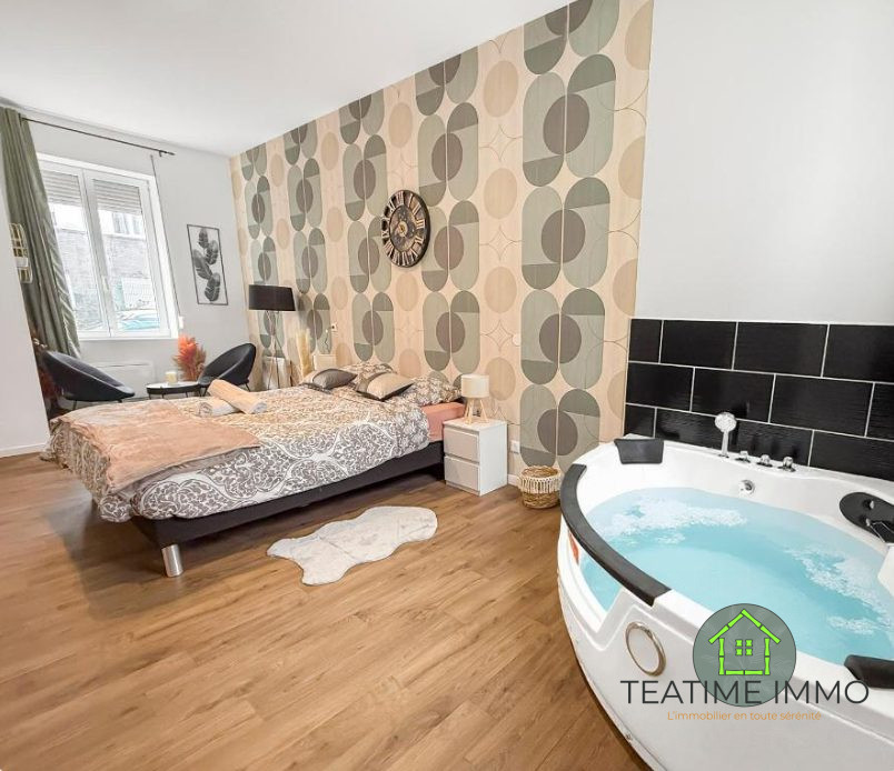 Building for sale in Roubaix, France