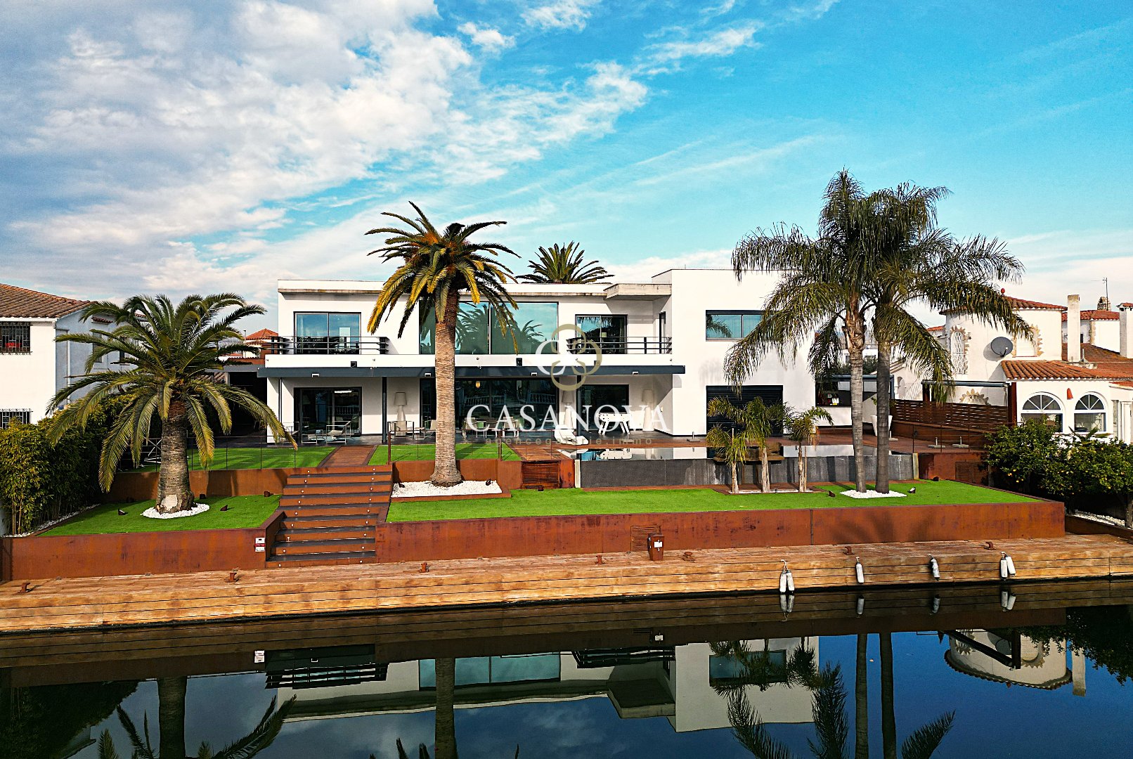 Costa Brava Empuriabrava: Exceptional Marina with 32m Private Pontoon