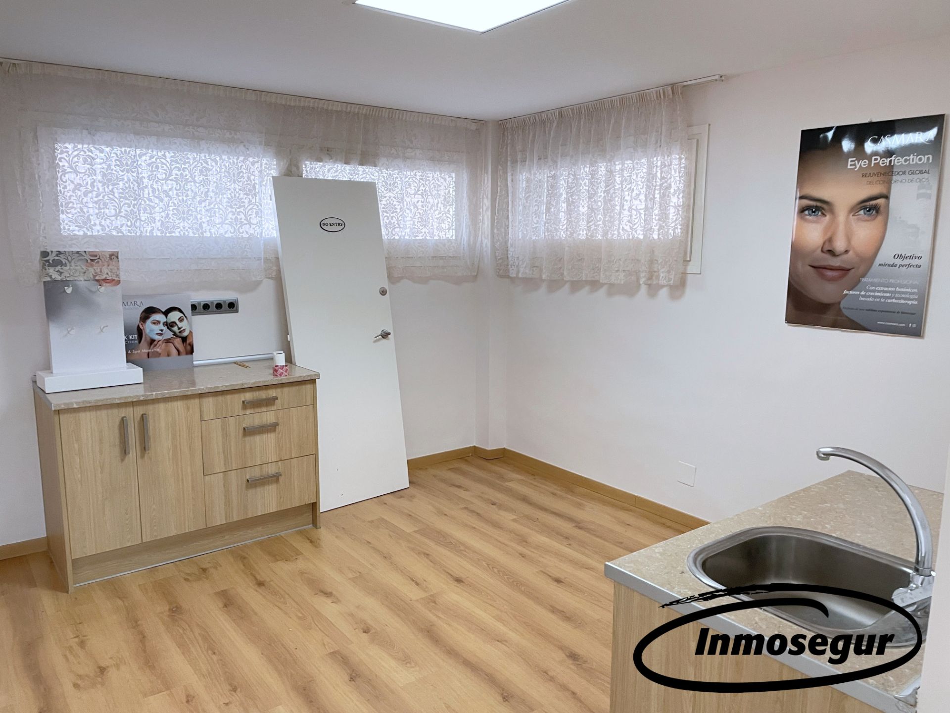 Commercial for sale in Salou, Spain