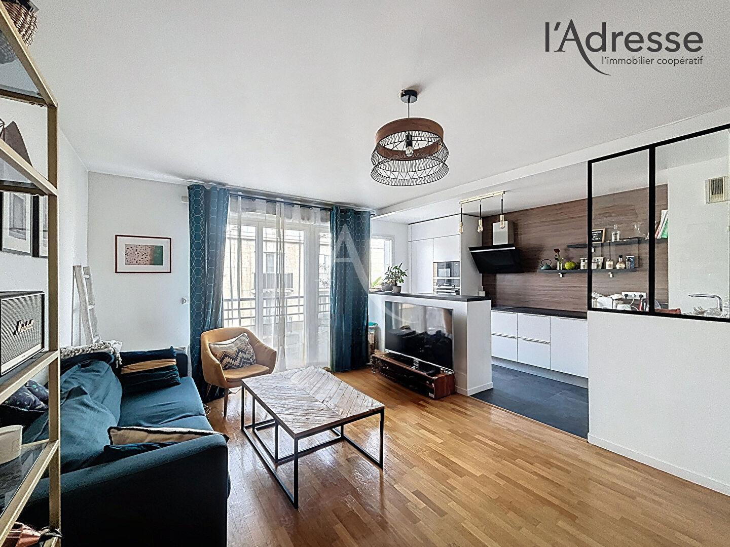 Condo for sale in Suresnes, France