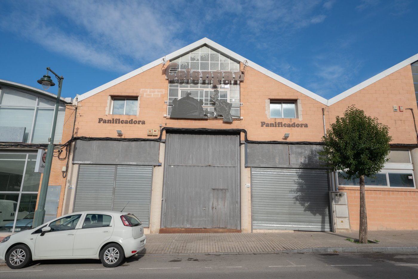 Warehouse for sale Alcoy - Departure to Alicante
