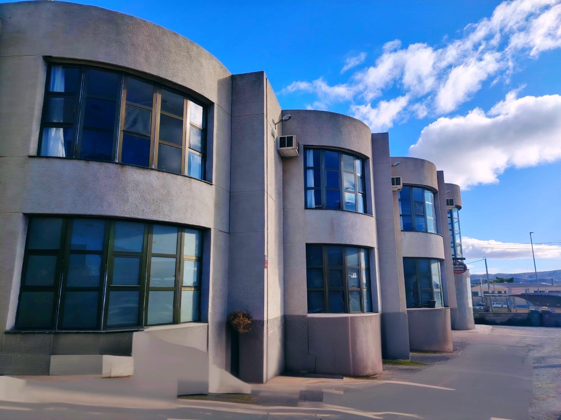 INDUSTRIAL WAREHOUSE FOR SALE IN ELDA WITH IMMEDIATE PROFITABILITY