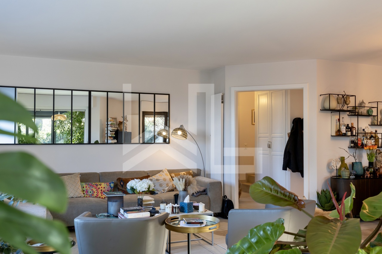 Family villa in Corsier: brightness, space and well-being