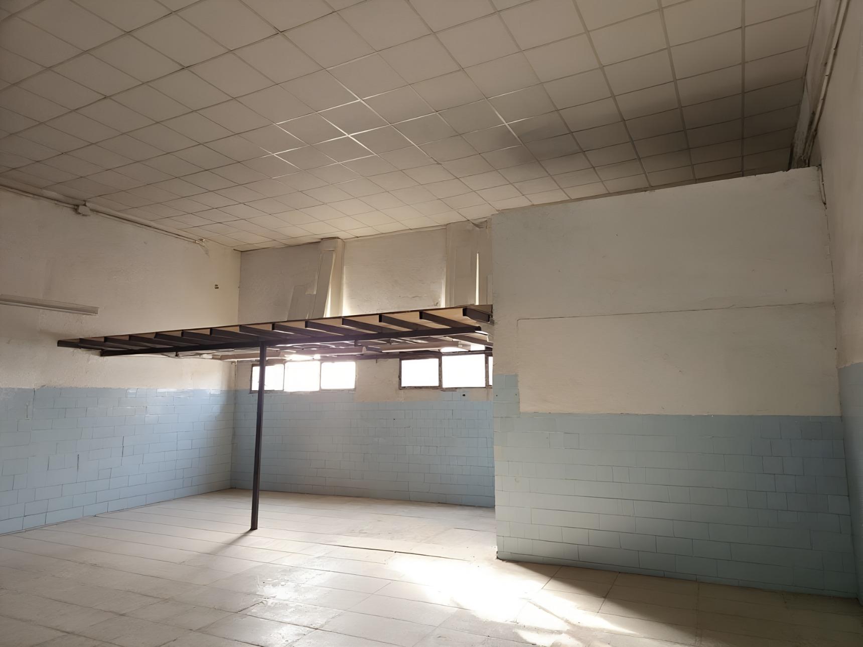 Warehouse for sale or rent with great potential