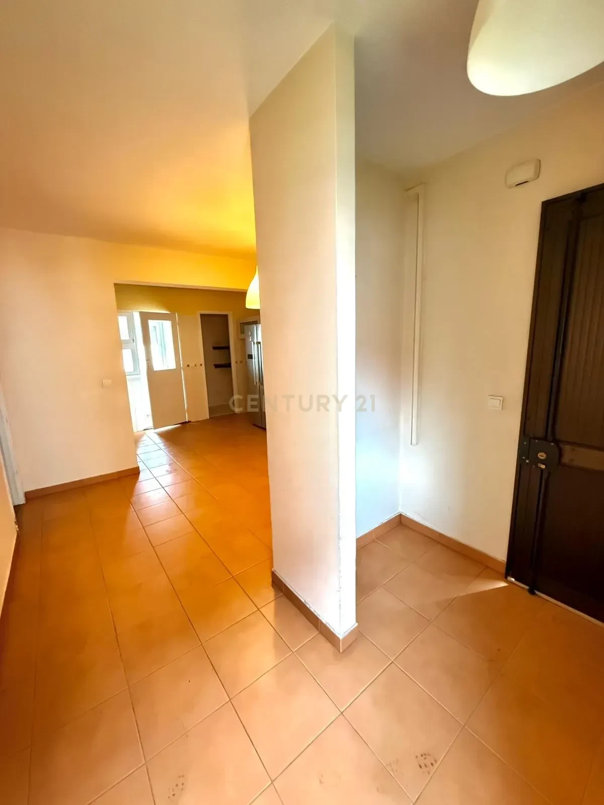 Exclusive 4-Bedroom Apartment in the Heart of Benfica – Comfort and Distinction in a Prime Location