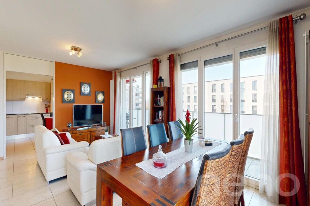 Bright top floor with large balcony in Villars-sur-Glâne