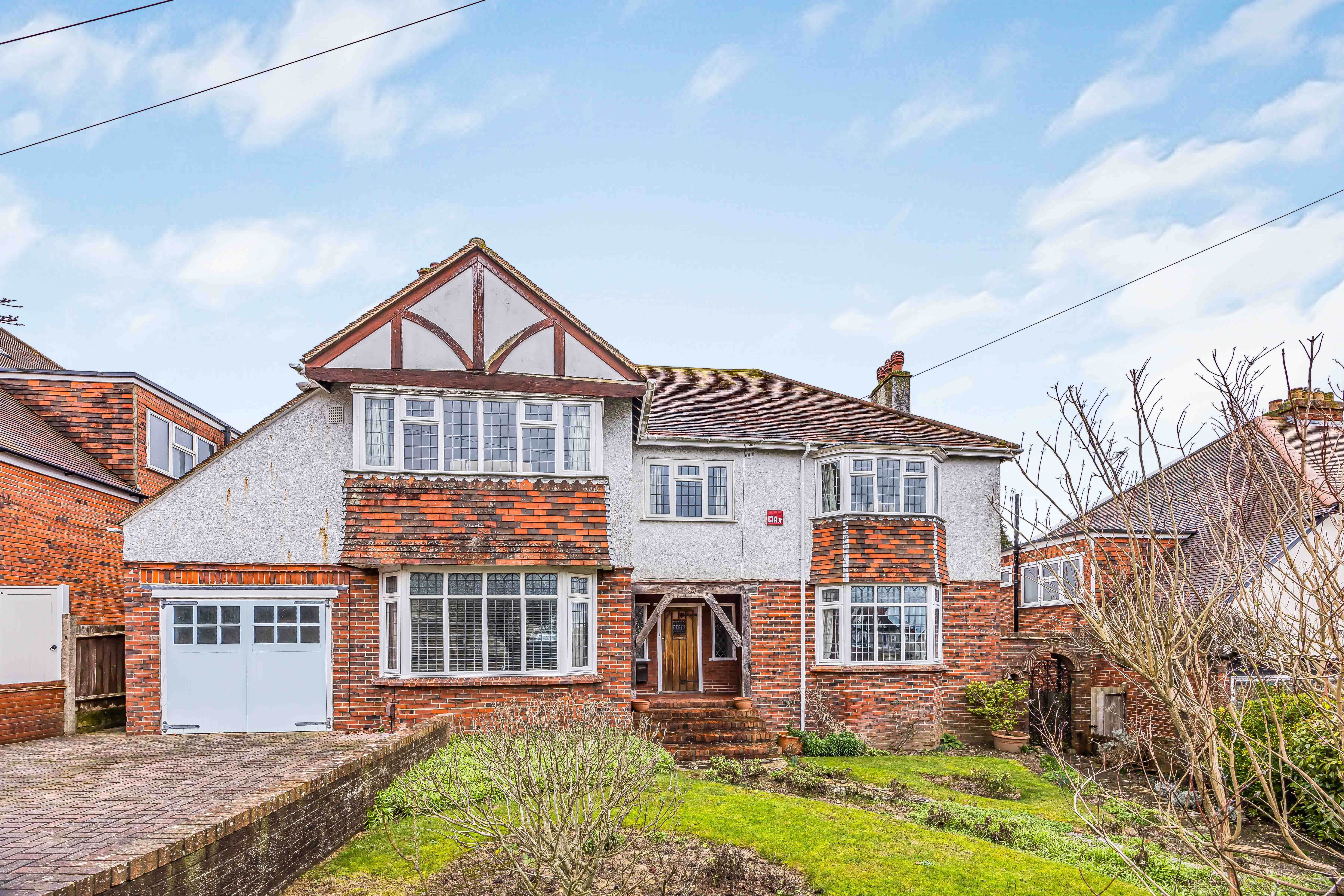 Under Offer: Detached House for sale in Drayton, Portsmouth