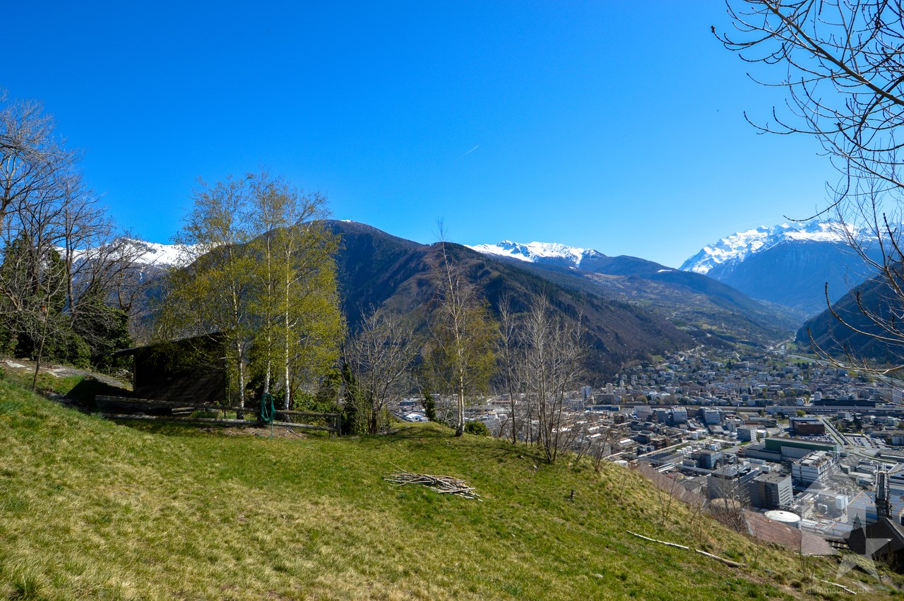 Magnificent building plot for detached houses