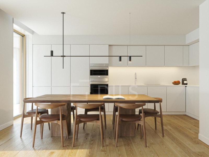 3 bedroom flat with outdoor area in the heart of the city of Porto.