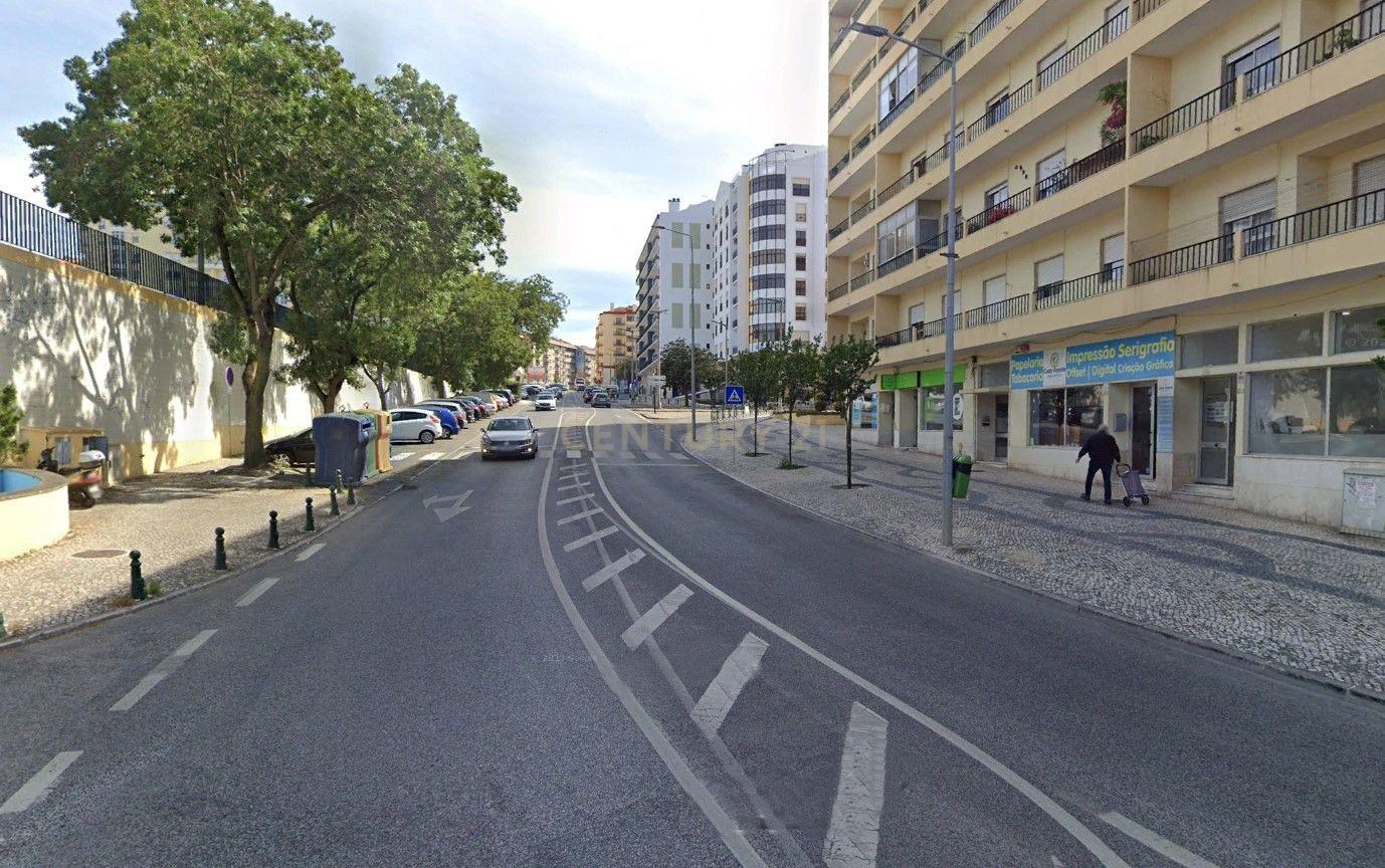 Pastry Restaurant on Avenida General Humberto Delgado