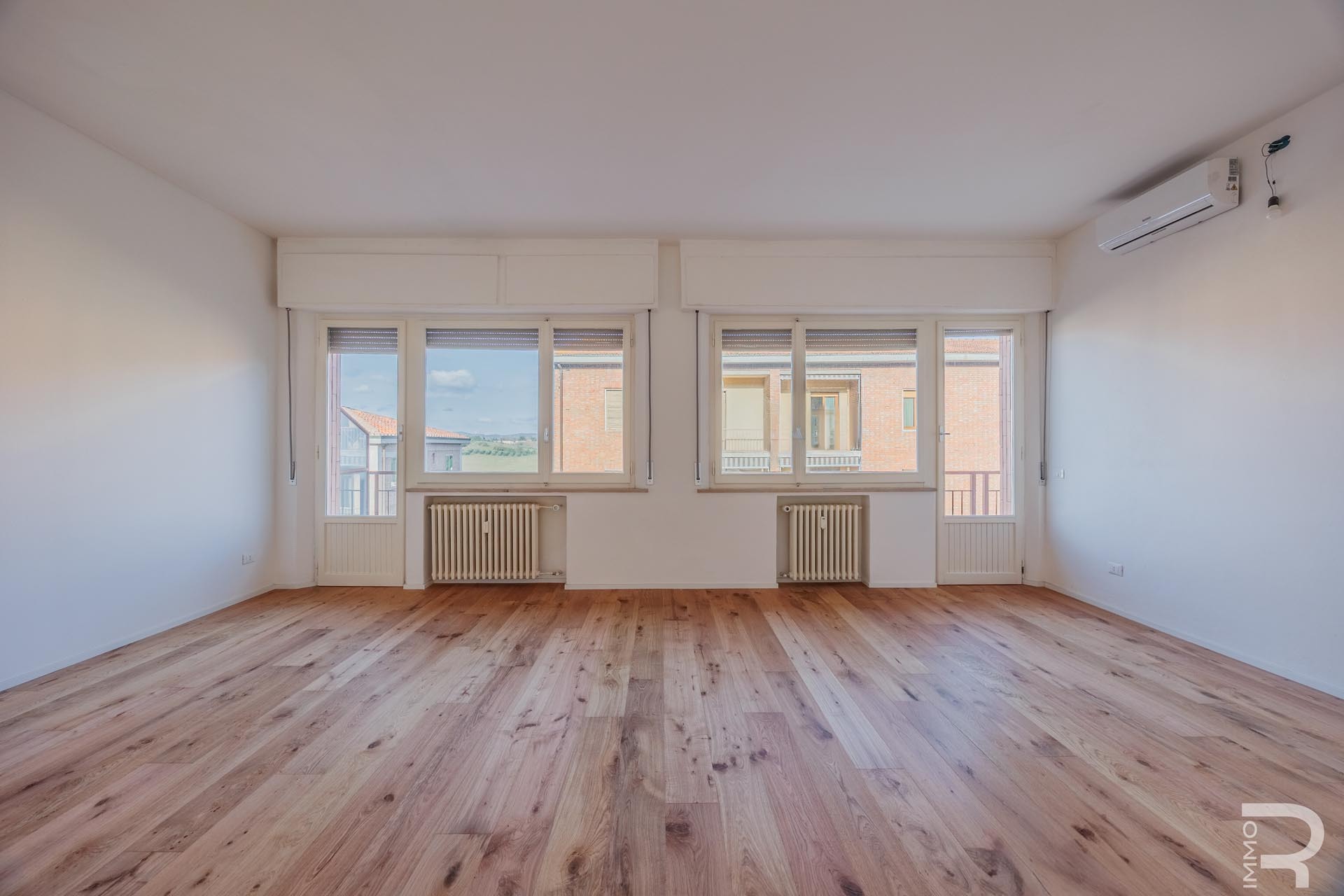 Bright four-room apartment in a great location