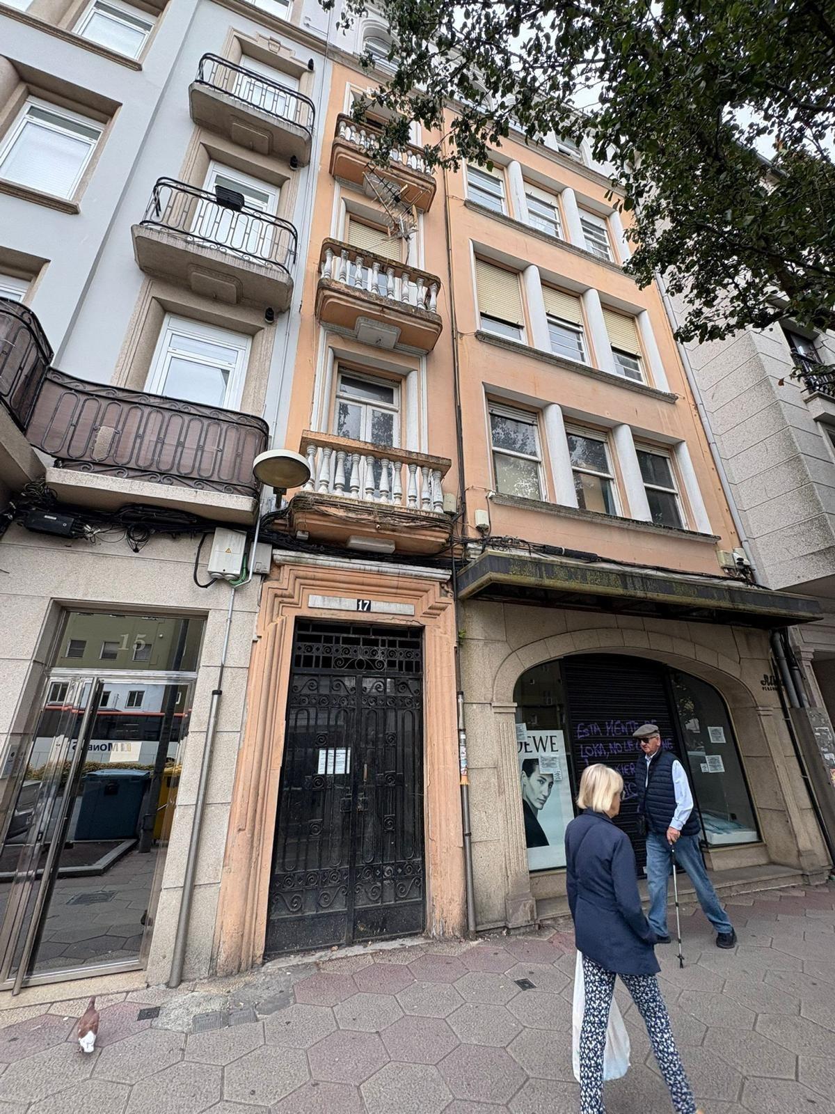 Sale of building in Ferrol, Carretera de Castilla