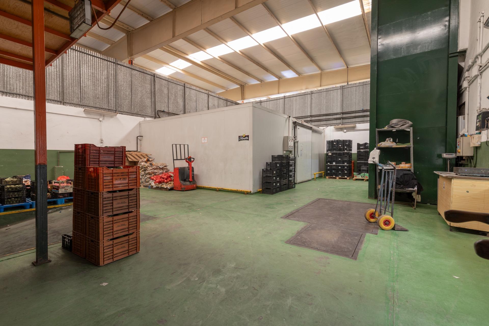 Building for sale in Almuñécar, Spain