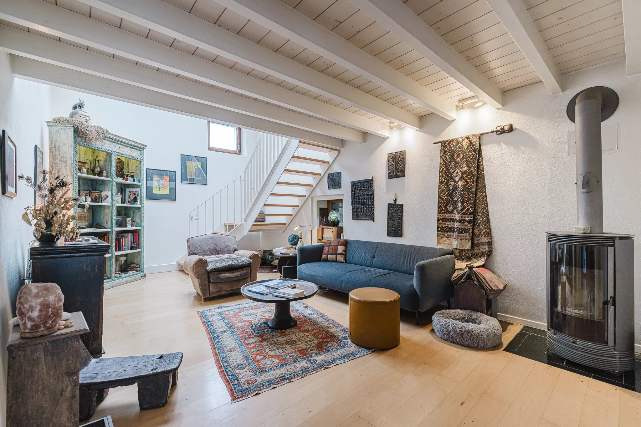 CHARACTER HOUSE IN THE HEART OF VEYRIER