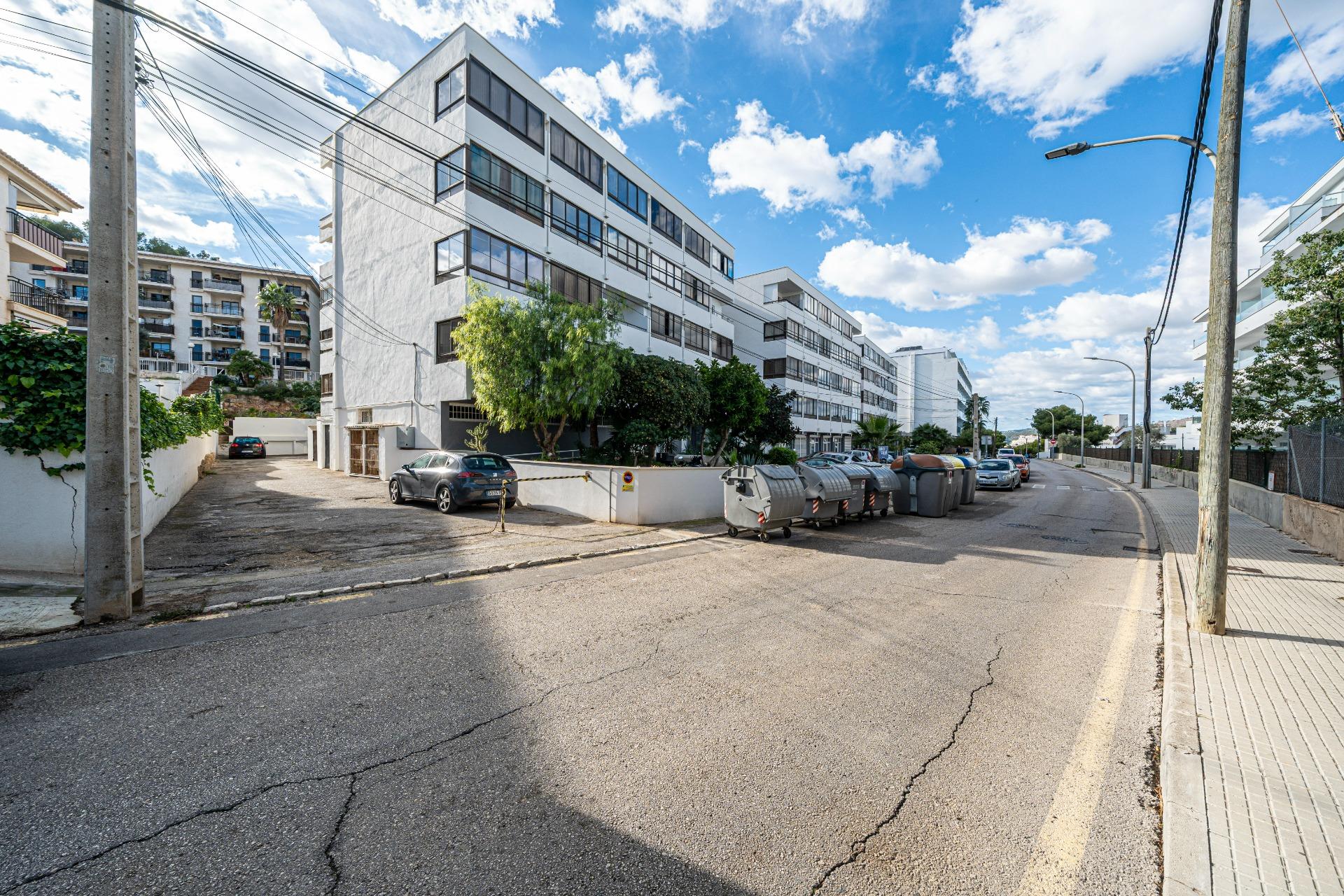 Large premises 200 m from the beach of Santa Ponsa, Calviá.