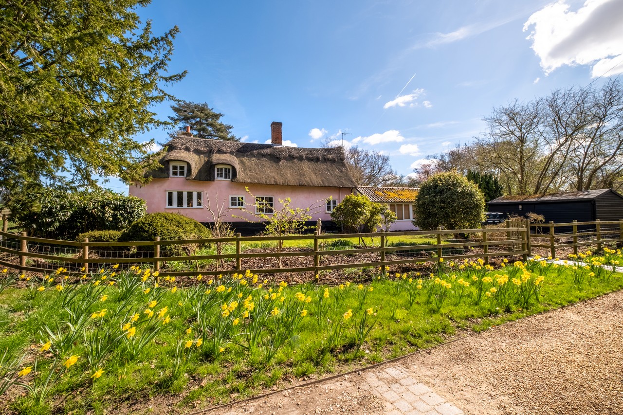 Detached House: for sale in Onehouse Stowmarket