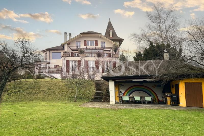 Superb Maison de Maître with lake views