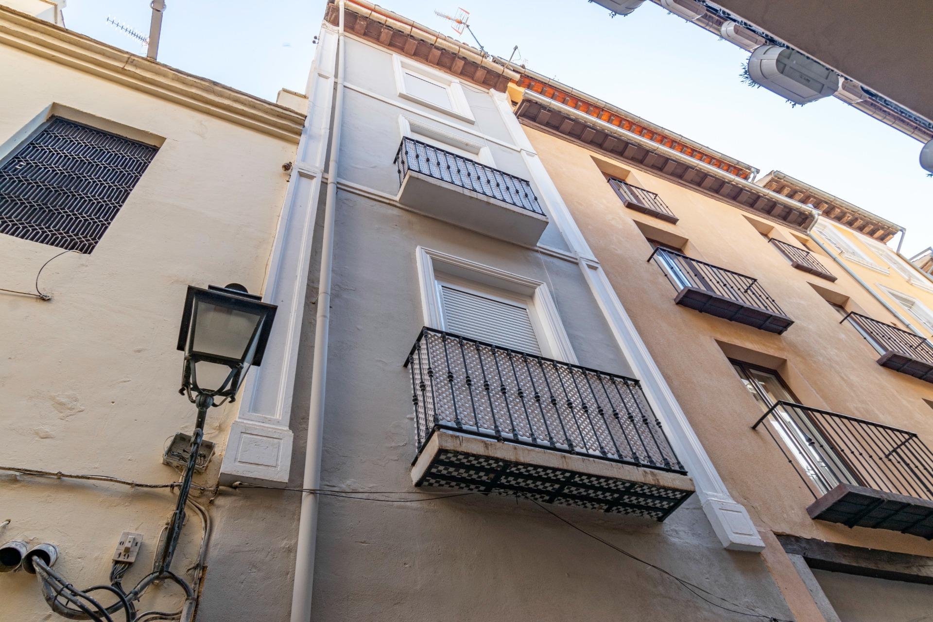 Building for sale in Granada, Spain