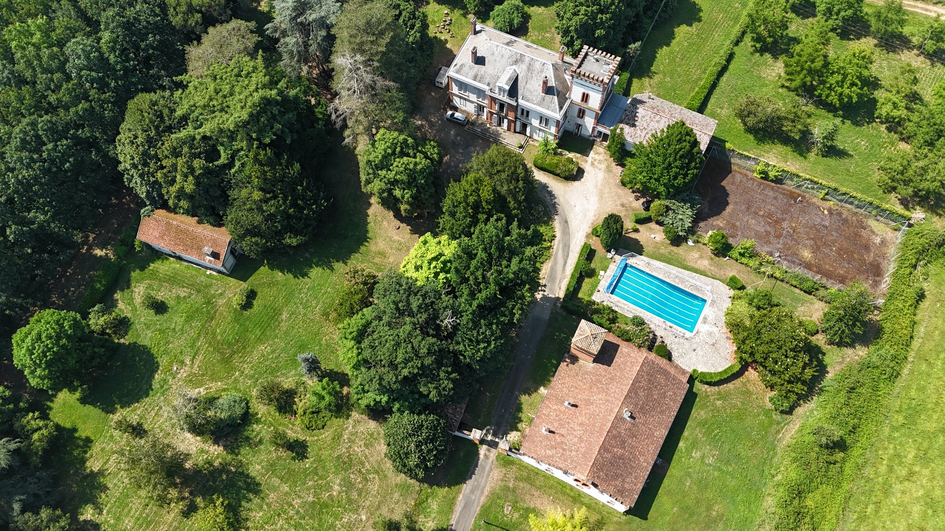 Characterful Château with Orangery & Event Potential – Saint-Nauphary, 10 min from Montauban and 50 min from Toulouse