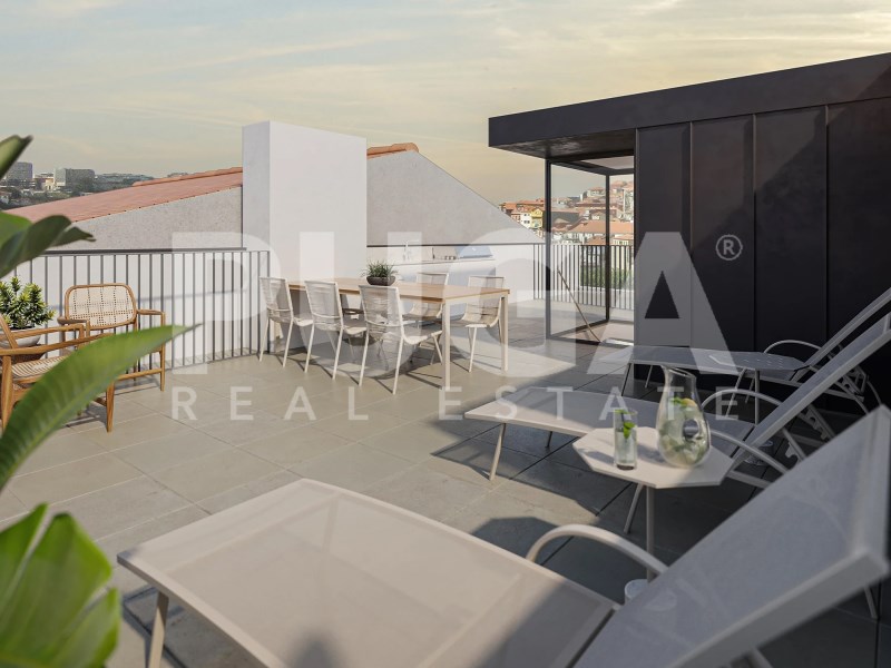 Exclusive duplex apartment with fantastic terrace