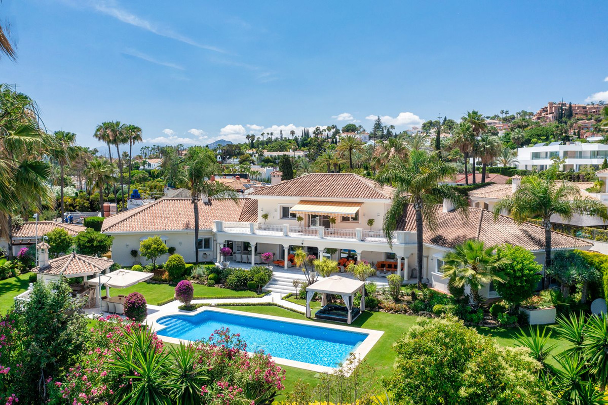 Home for sale, 52 Calle Osa Menor 2G (Marbella, Spain)