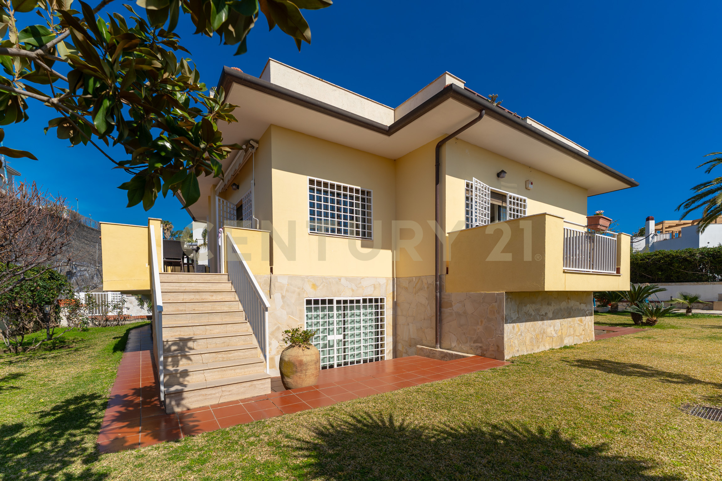 Home for sale, Via Antonello da Messina, 57 (Aci Castello, Italy)