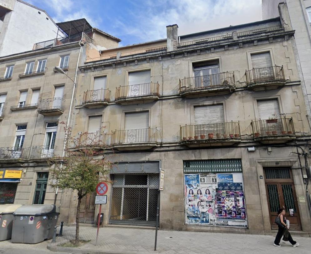 Downtown Building: Unique Investment Opportunity