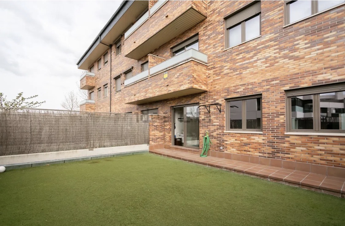 Apartment to buy in Boadilla del Monte, Spain