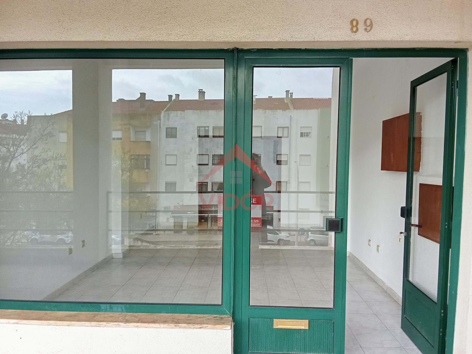 Shop in the New Municipal Market of Baixa da Banheira - CU