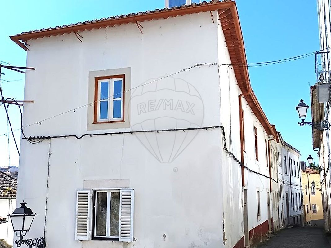 Building for sale in Leiria, Portugal
