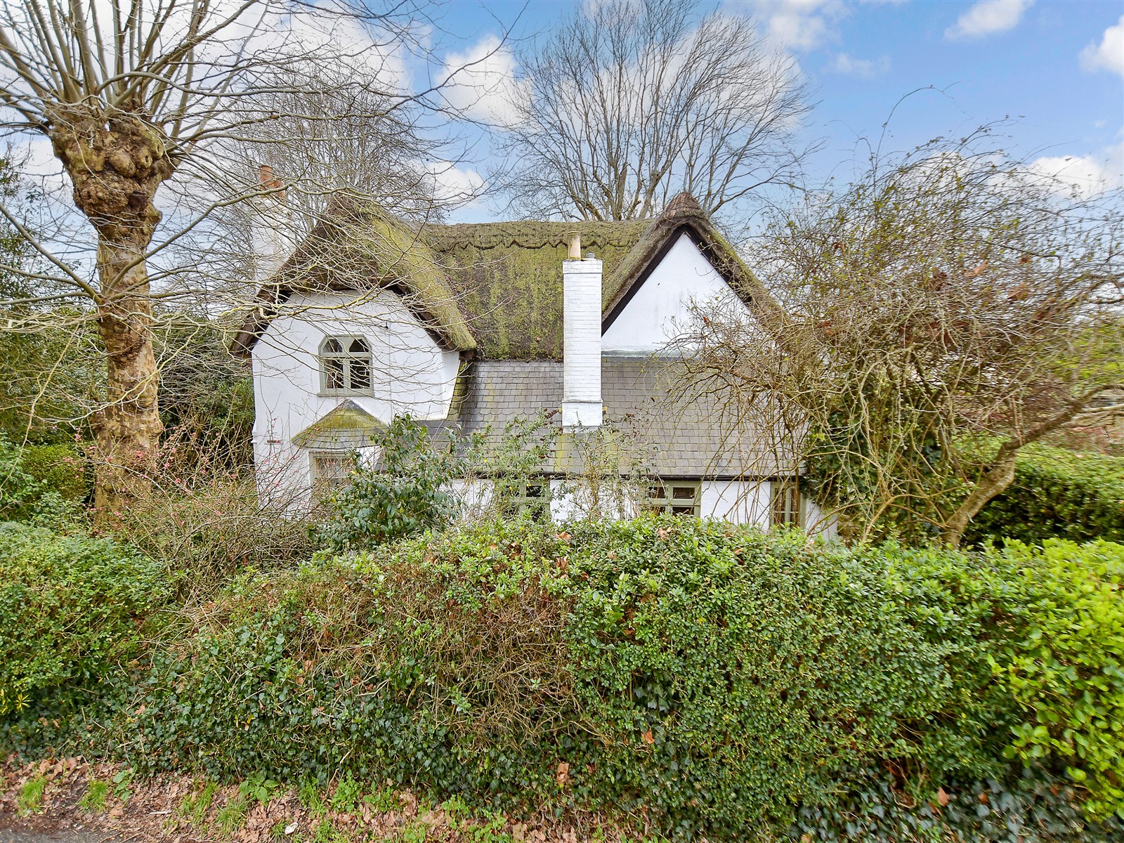 Cottage: for sale in Northwood