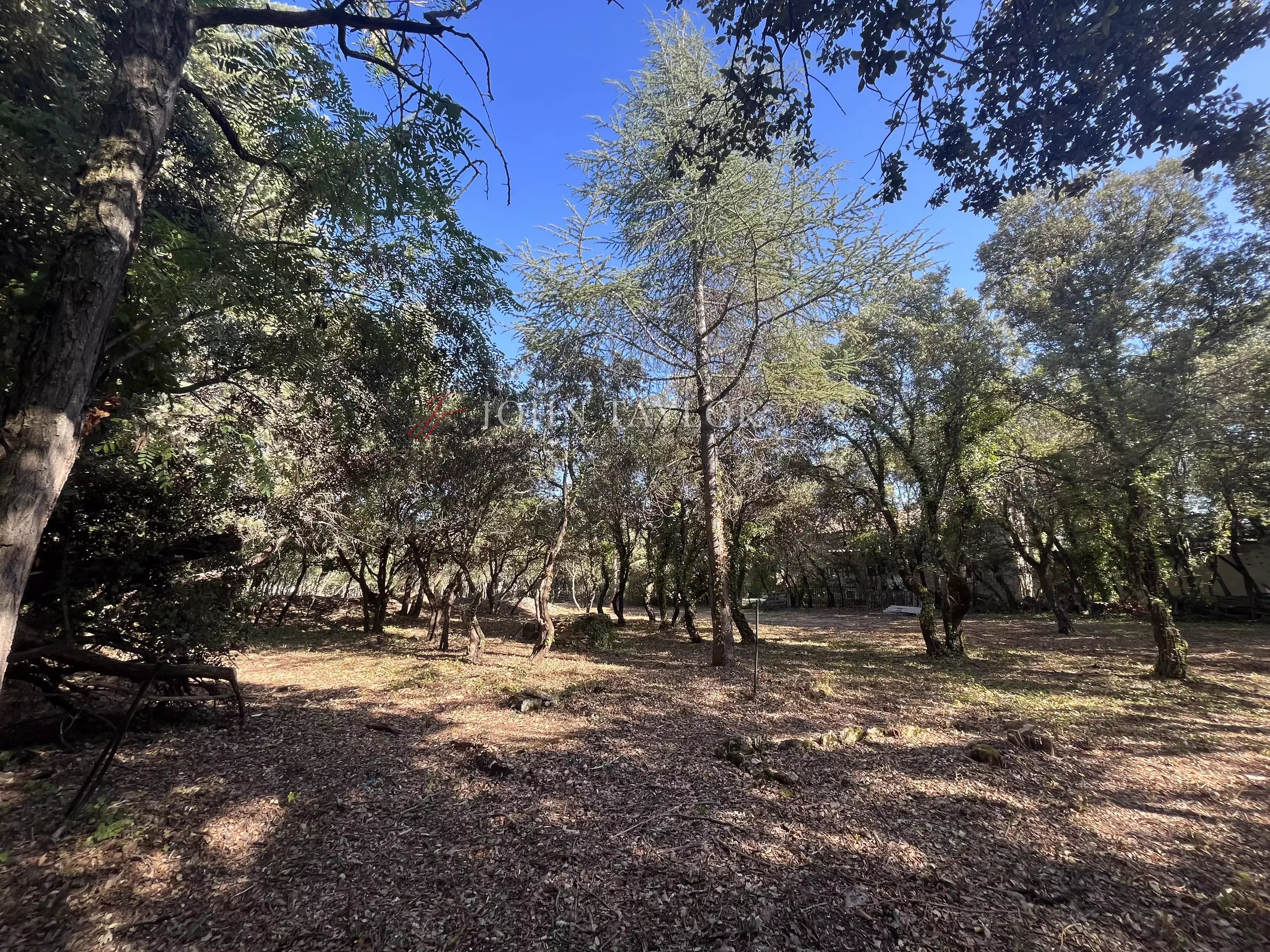 Building Land in Cabrières-d'Avignon
