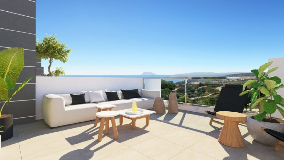 AWARD WINNING LUXURY REAL ESTATE AGENCY, NICE COMPLEX 3 AND 4 BED FOR SALE IN SOTOGRANDE