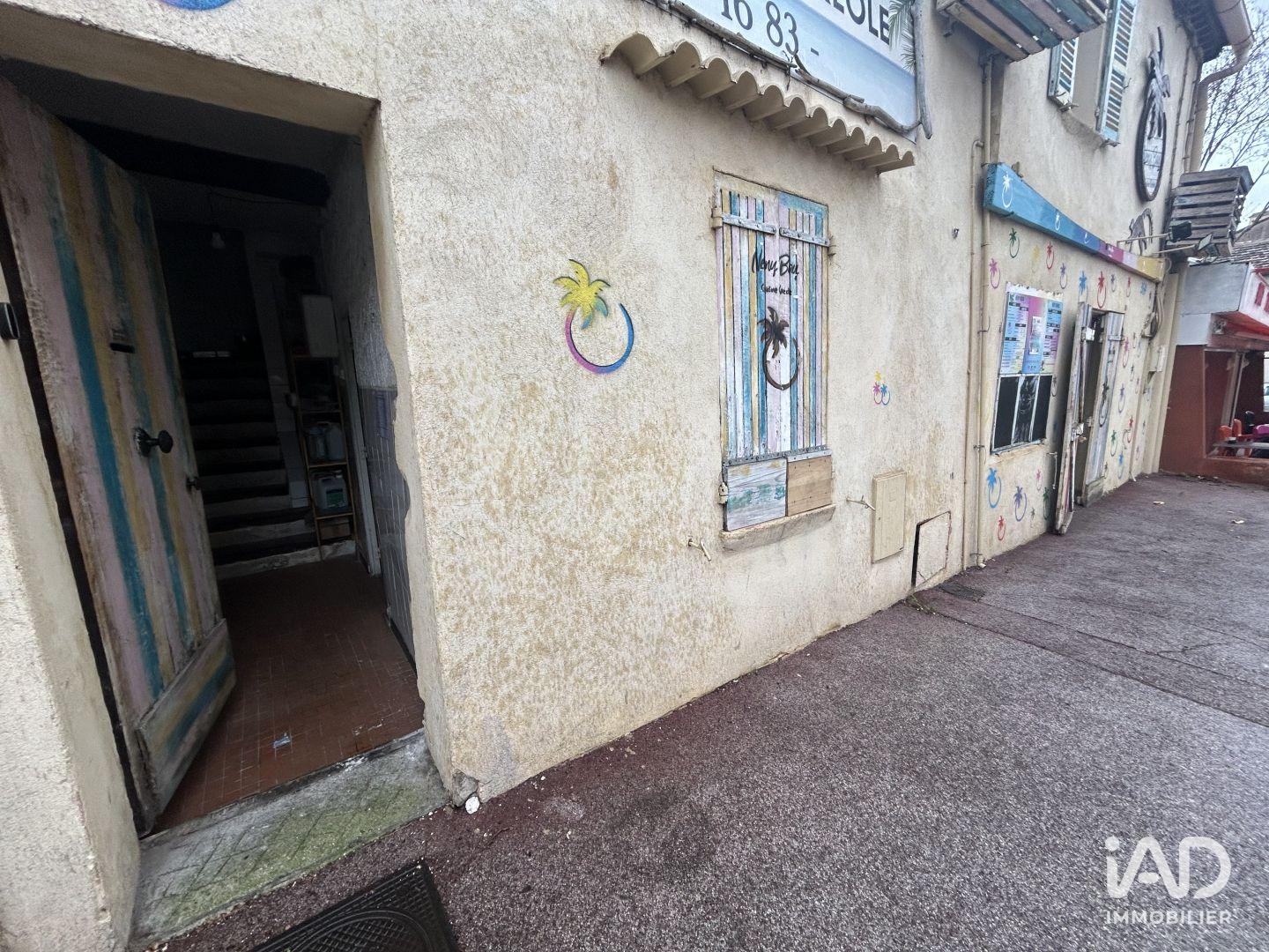 Building for sale in Toulon, France