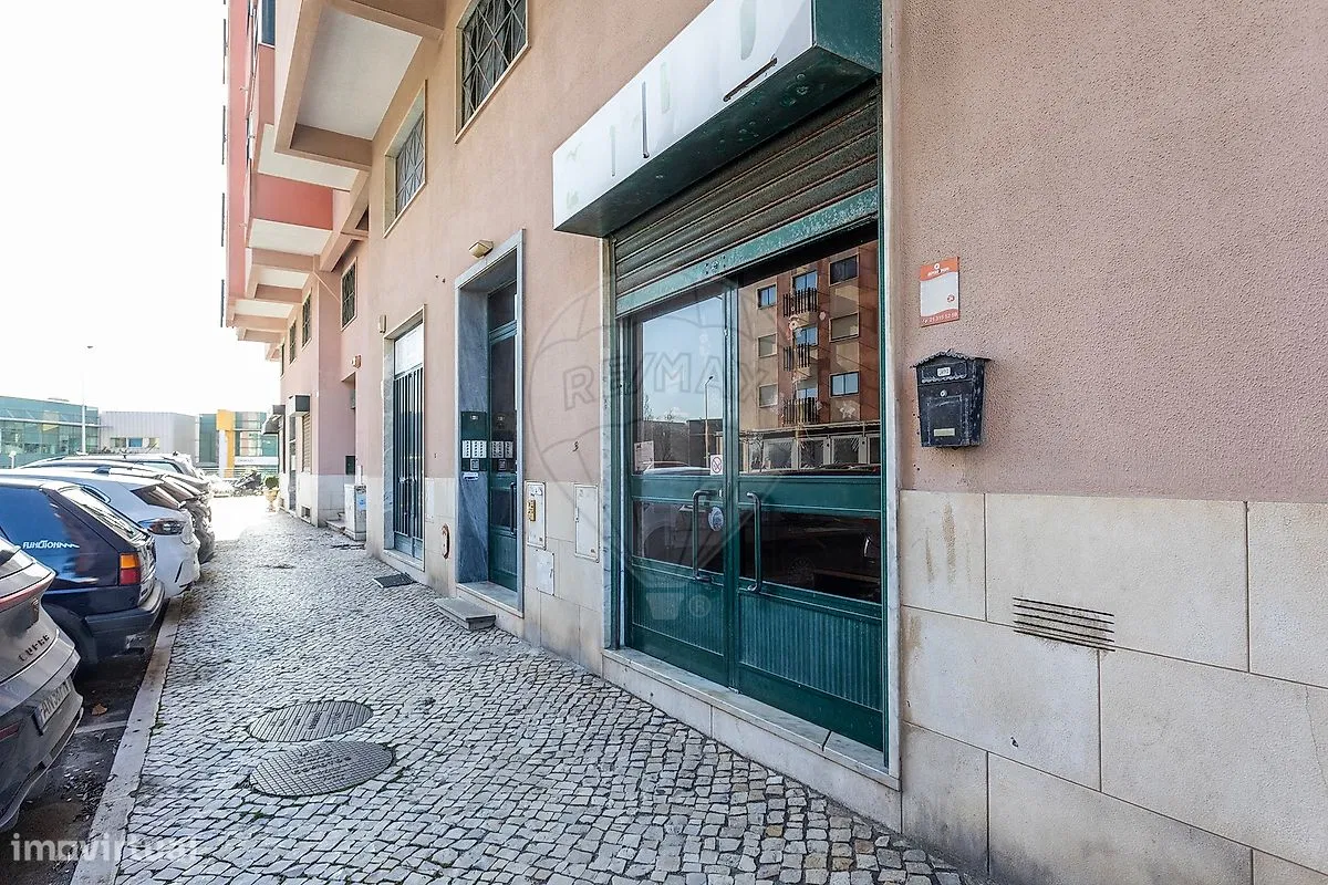 Commercial for sale, Lisboa (São Pedro de Penaferrim, Portugal)