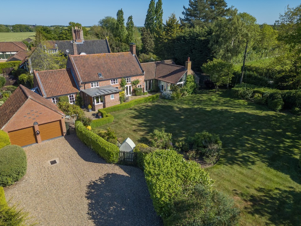 Detached House: for sale in Hethel Norwich