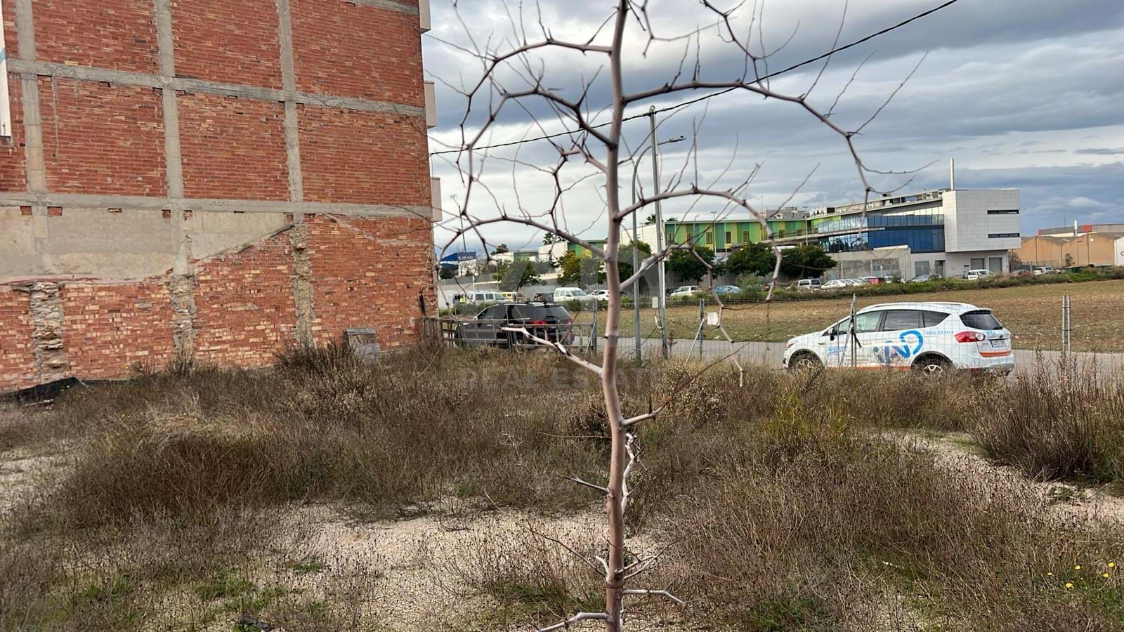 Plot to build on - 306 m2