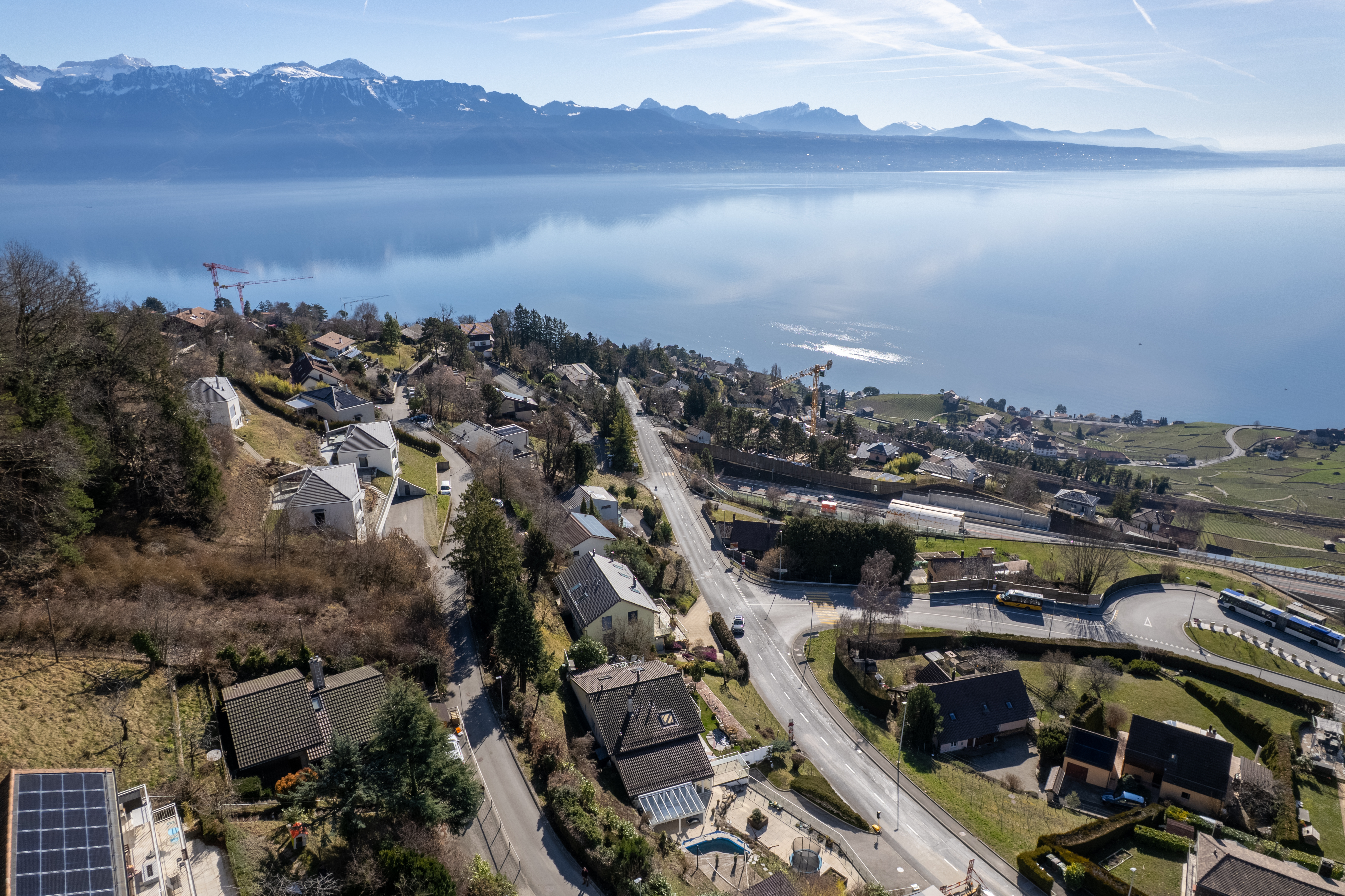 Chalet with exceptional view of the lake – Large building plot in Grandvaux