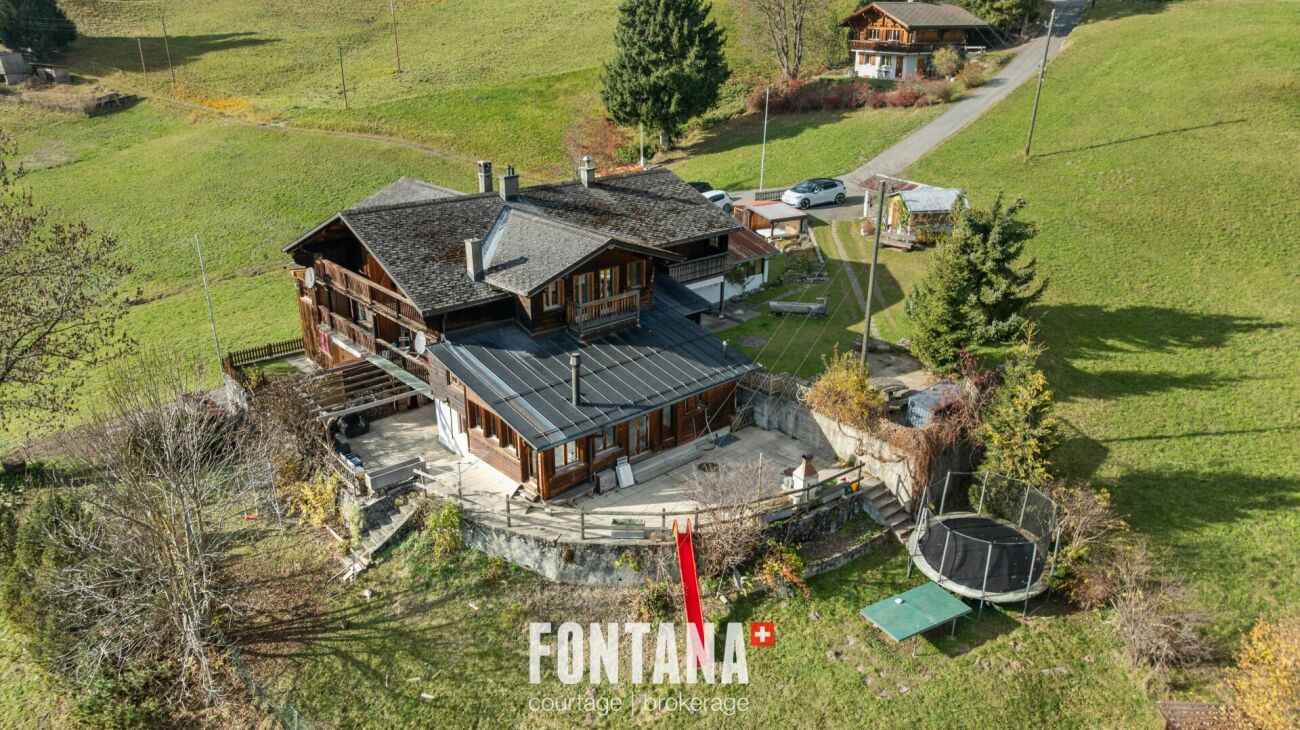Contiguous 6-room chalet with master suite