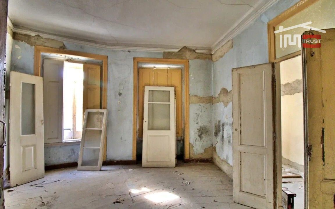 Building in Total Ownership to Recover in Escadinhas Marquês Ponte de Lima