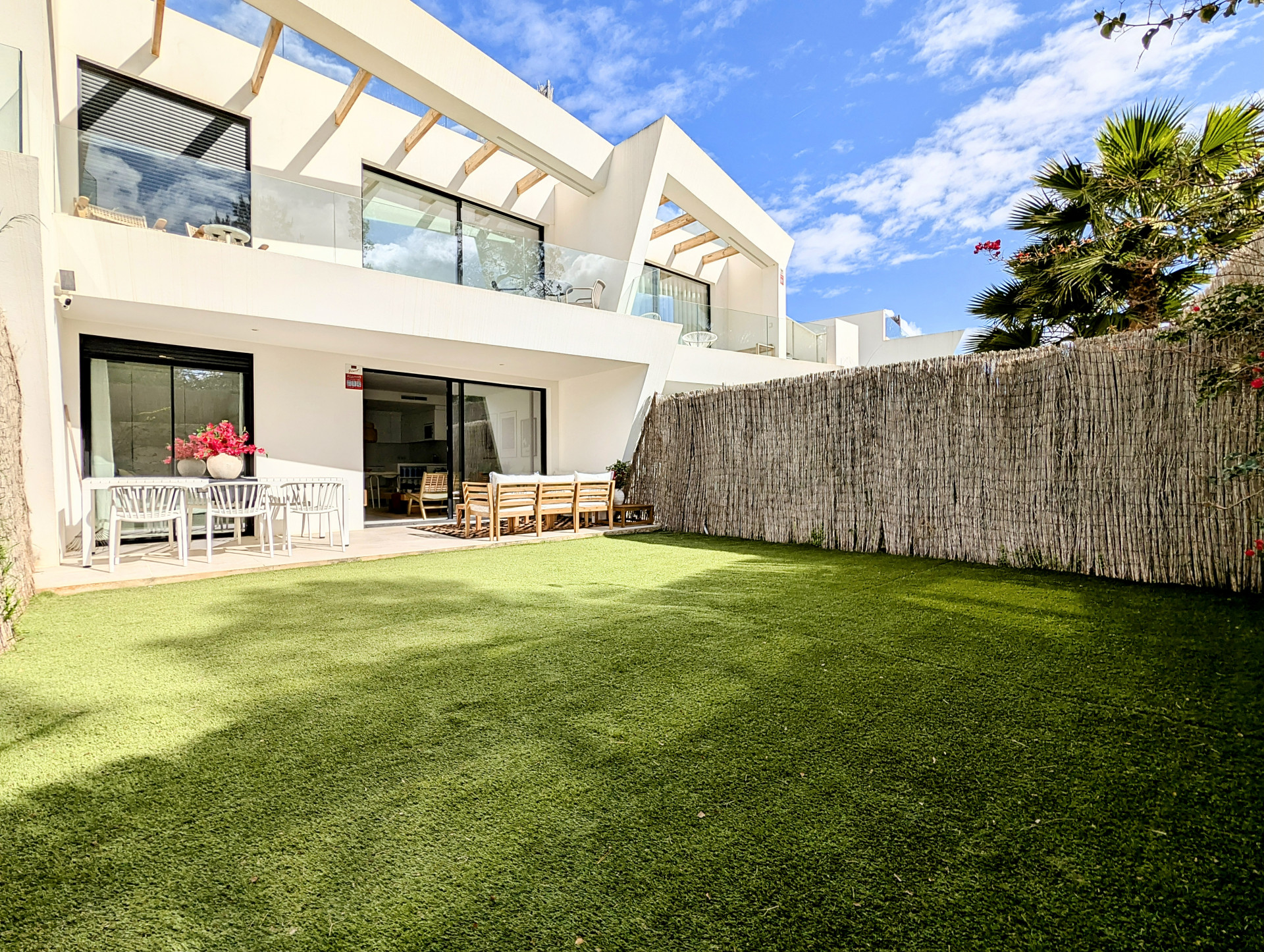 Elegant Ground Floor Apartment with Large Terrace Near Cala de Bou