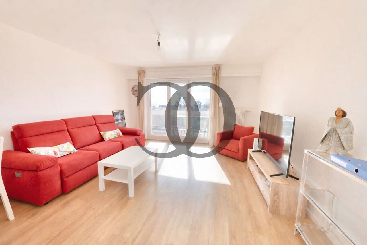 Fully renovated 2.5-room apartment