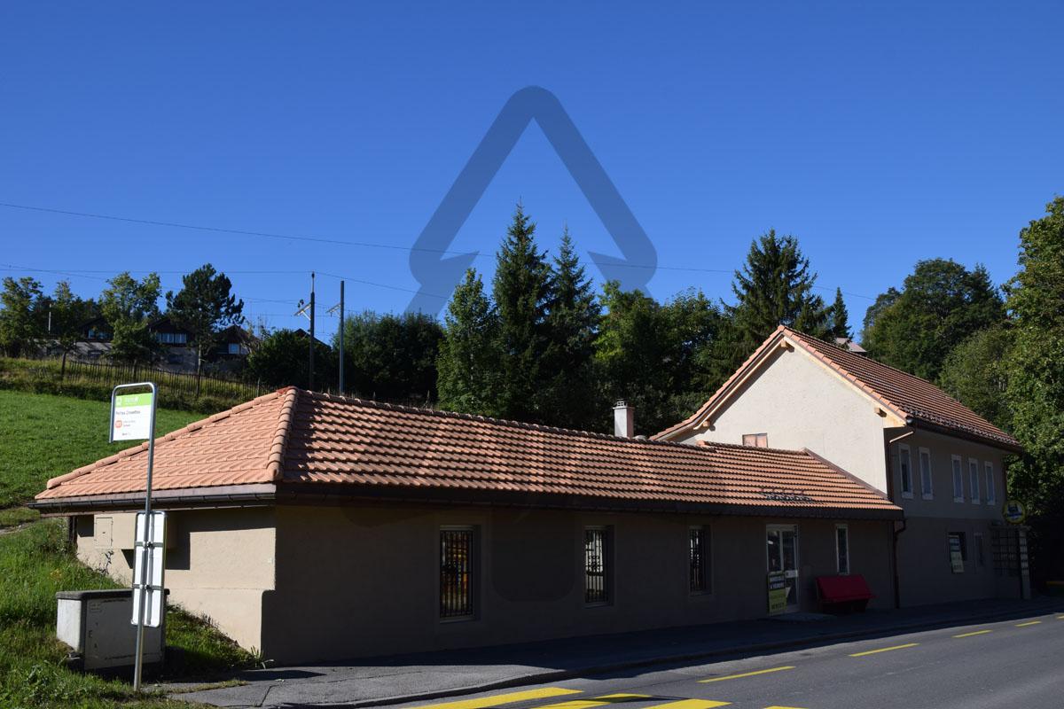 La Chaux-de-Fonds, commercial building in a very good location (for investment with return)
