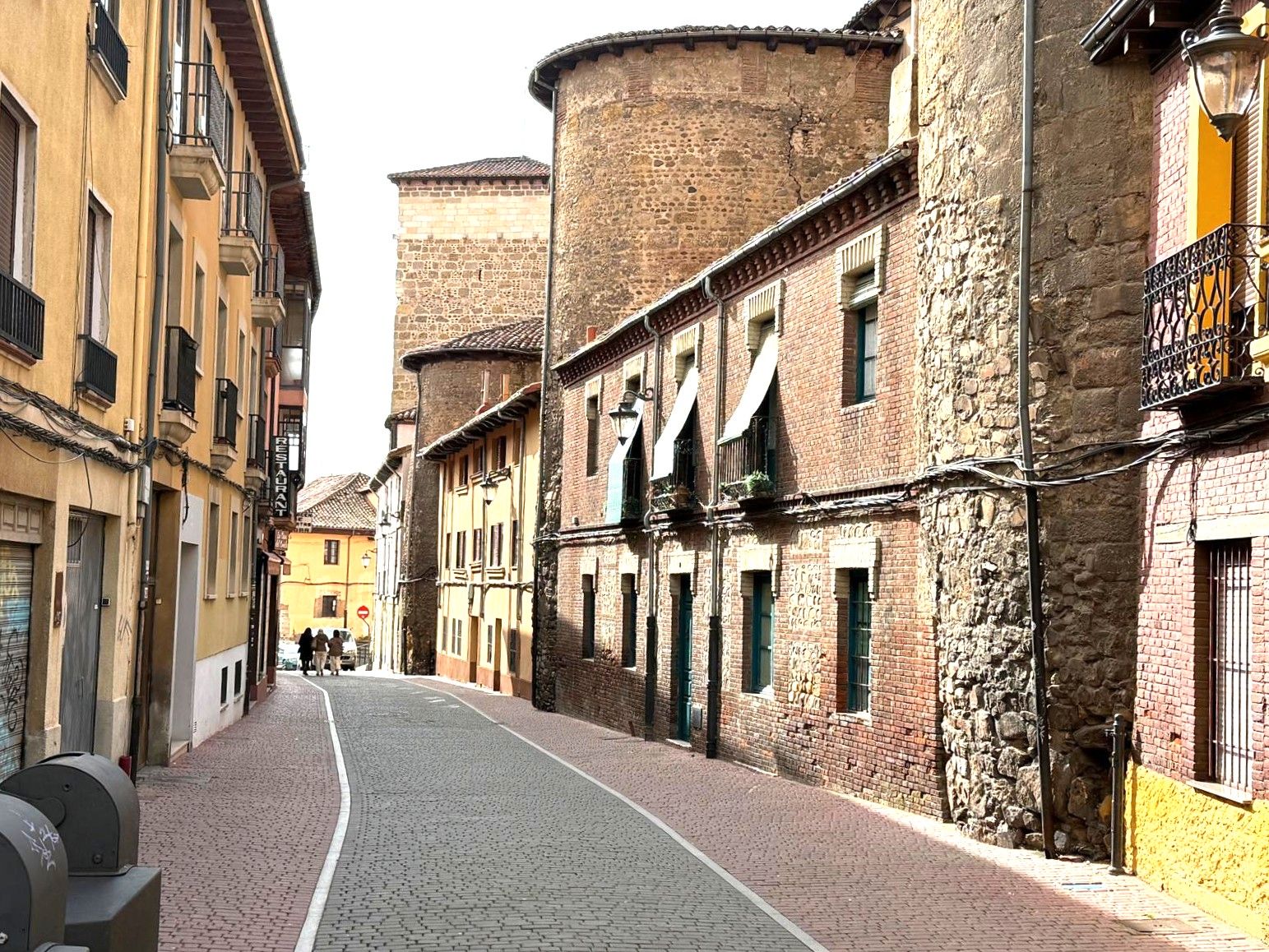 Building for sale in León, Spain