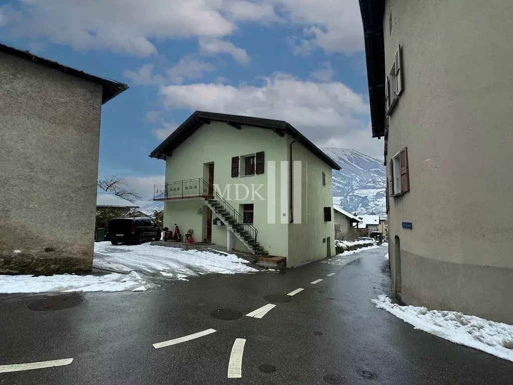 Ideal for investors: two-apartment building