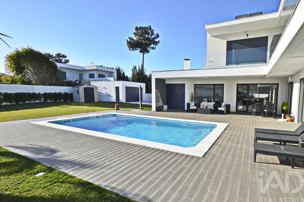 House/villa T4 in Corroios of 250,00 sq m
